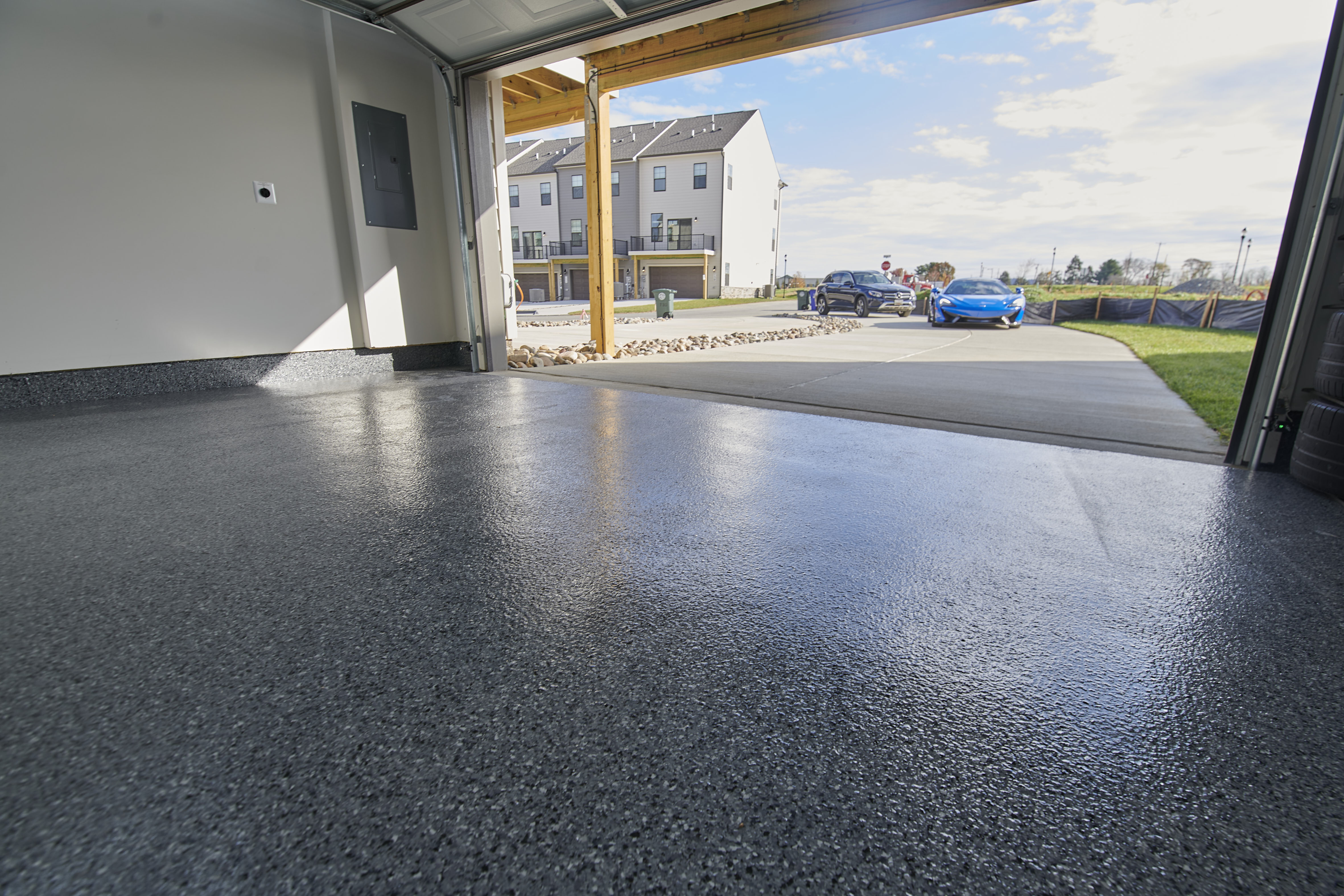 Garage floor coating example