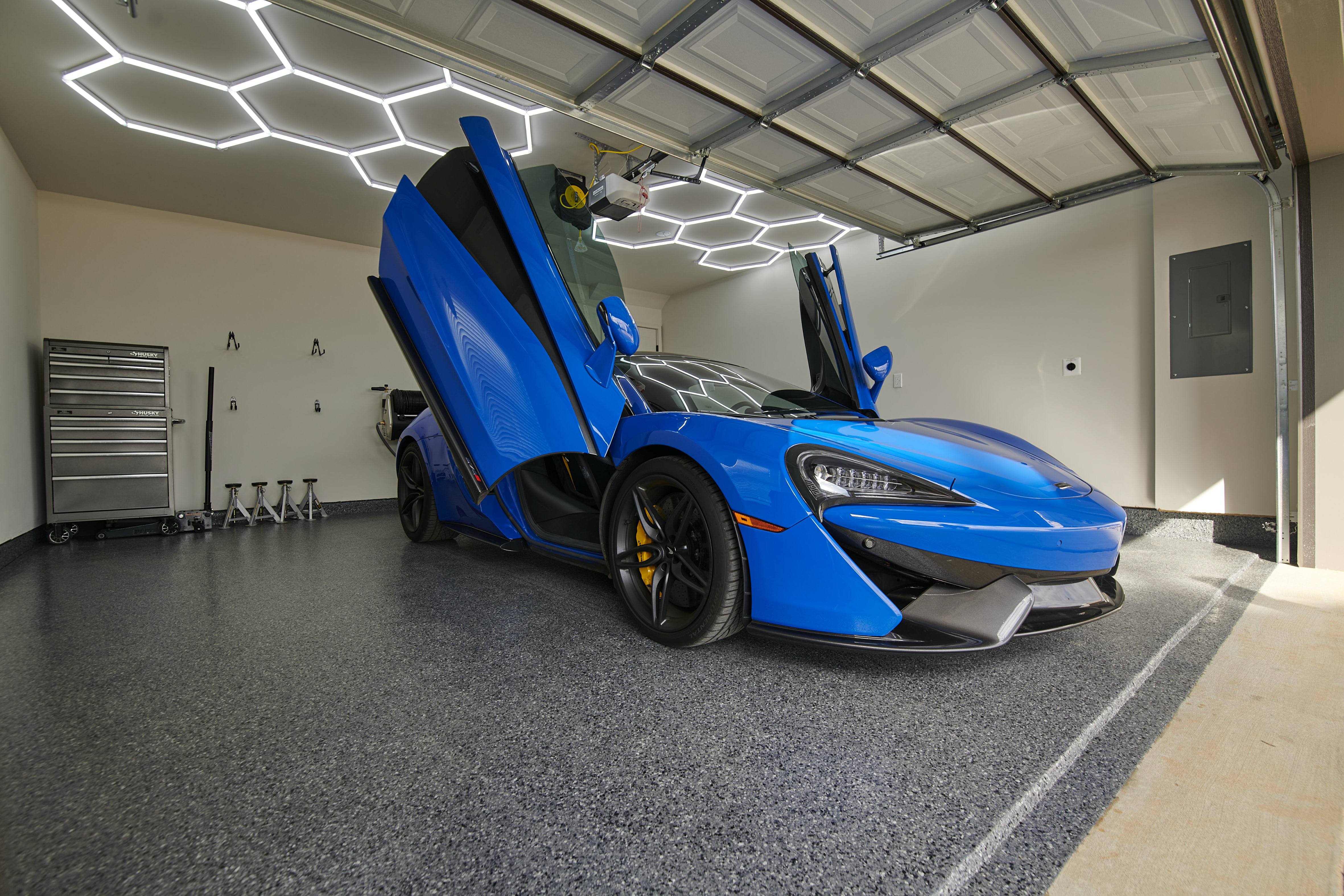 Garage wall painting after - example 3